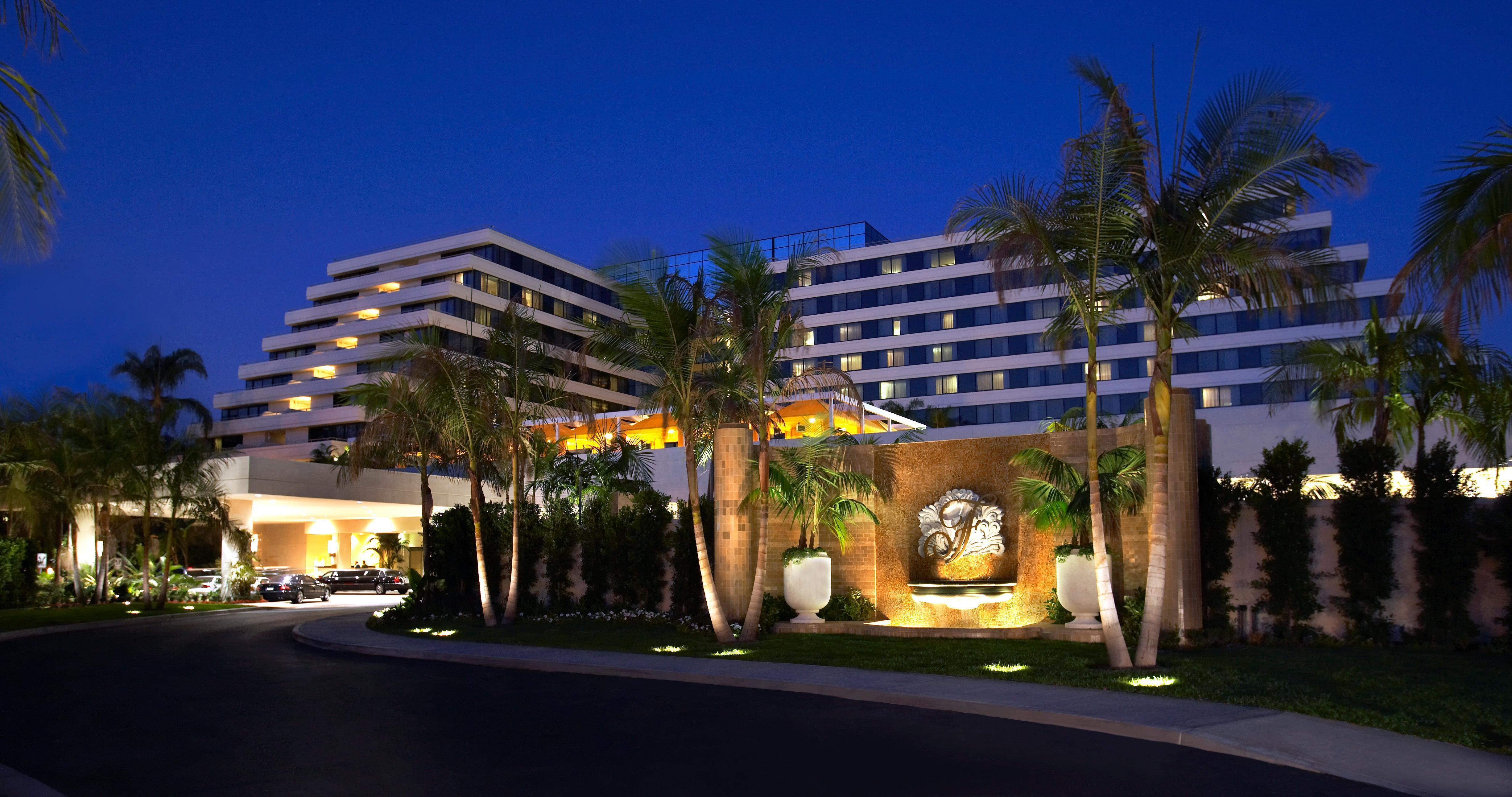 Renaissance Newport Beach Hotel Exterior photo